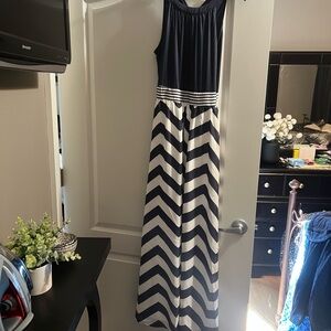 Elegant Navy and White Chevron Maxi Dress